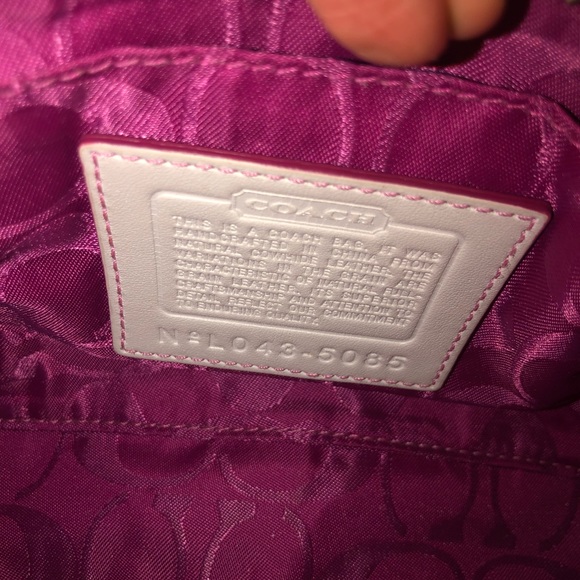 White heart purse - COACH - Picture 11 of 12